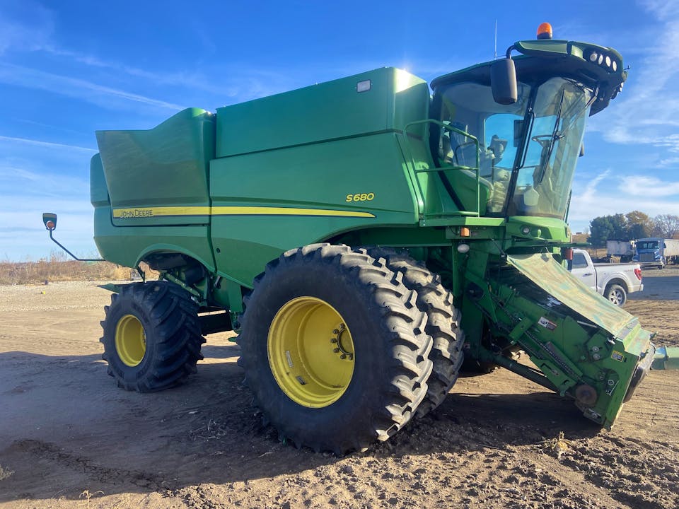 John Deere S680