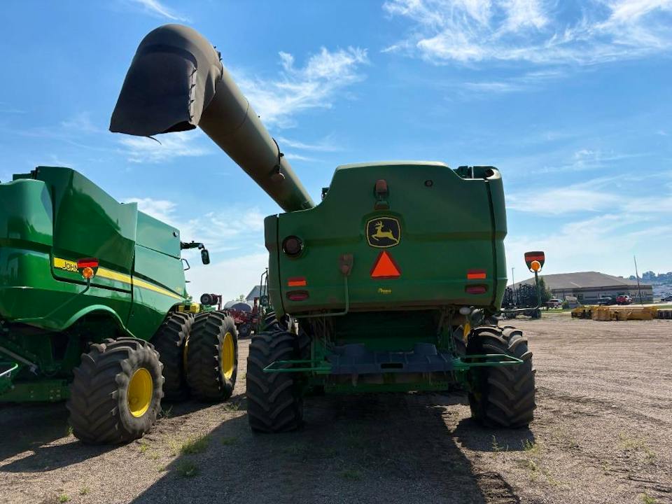 John Deere S680