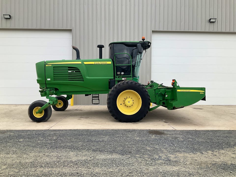 John Deere W235