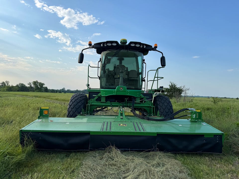 John Deere W235