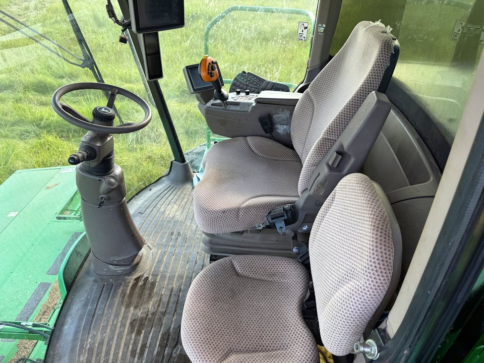 John Deere W235