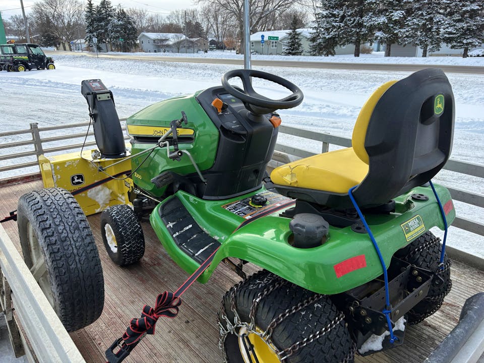 John Deere X300