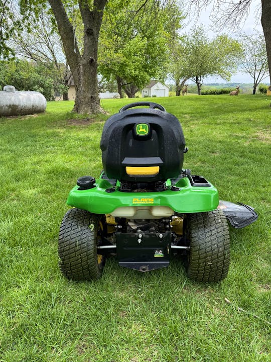John Deere X324