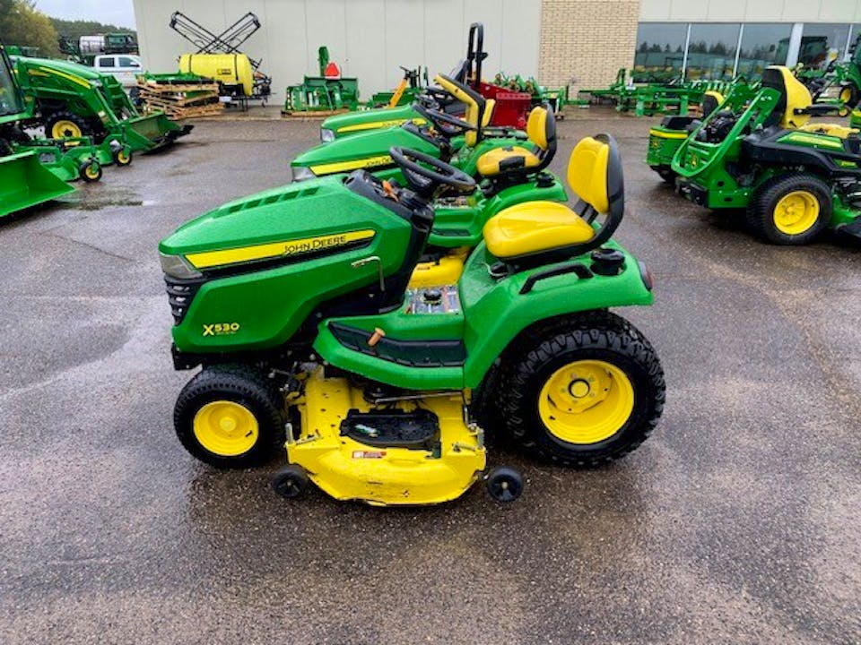 John Deere X530