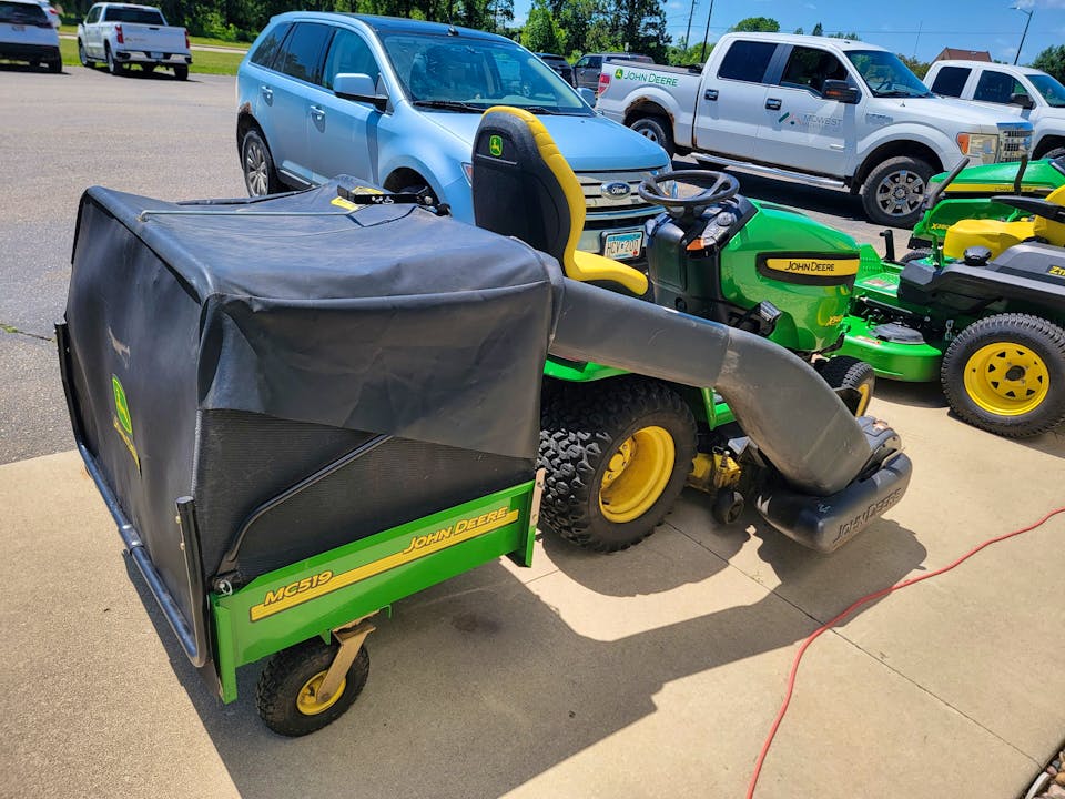 John Deere X540