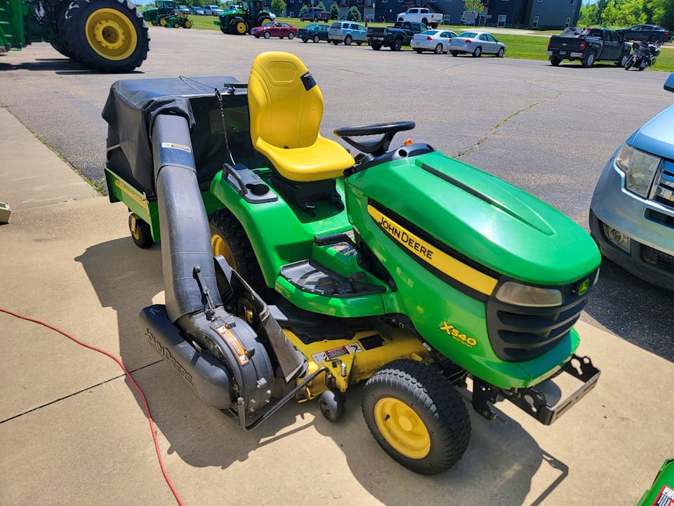 John Deere X540