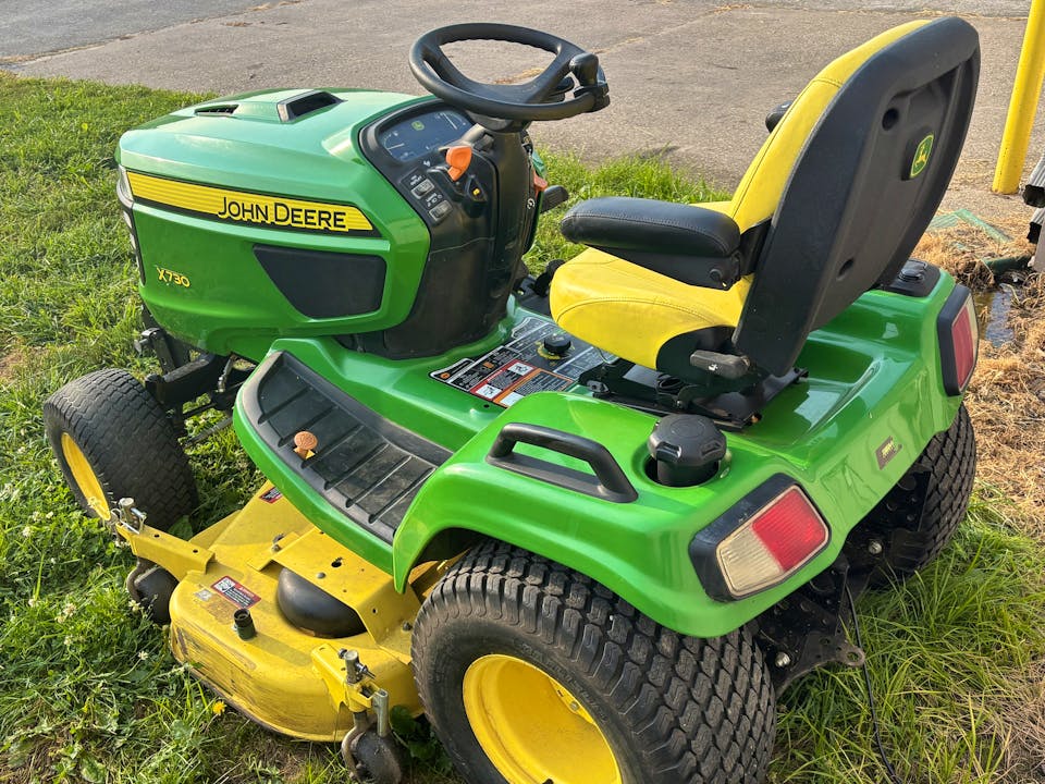 John Deere X730