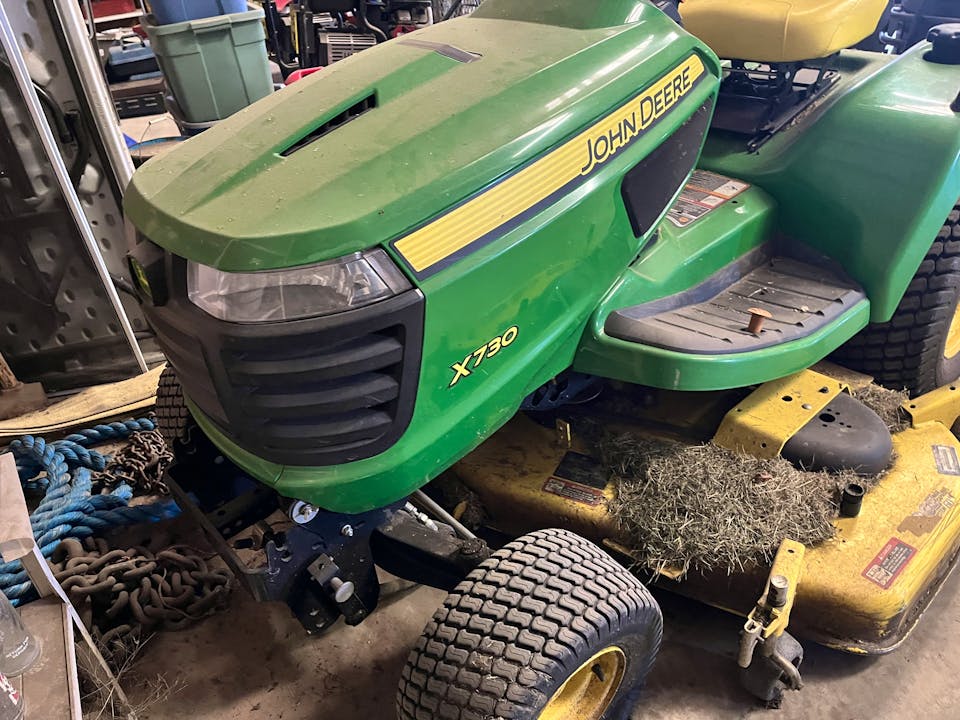 John Deere X730