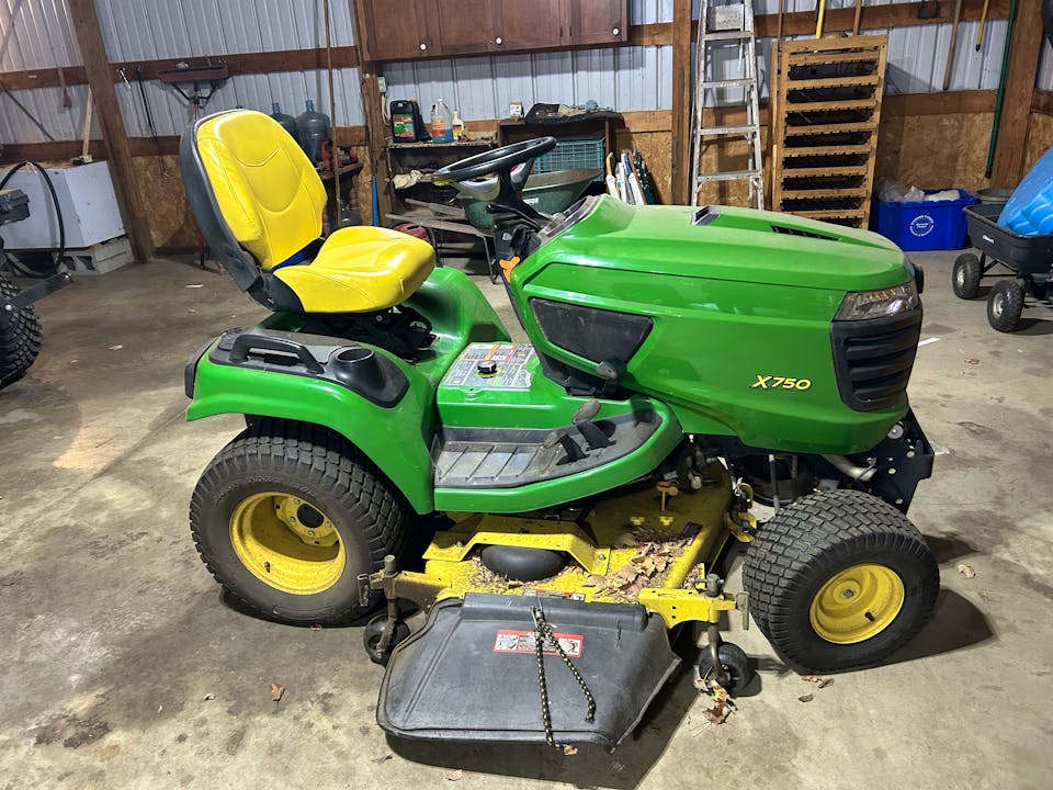 John Deere X750