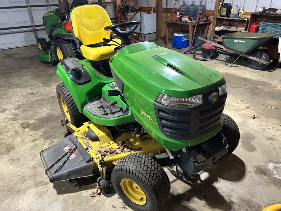 John Deere X750