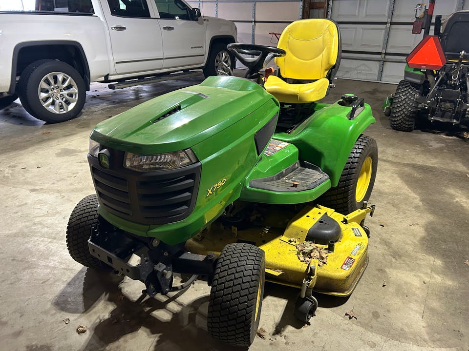 John Deere X750