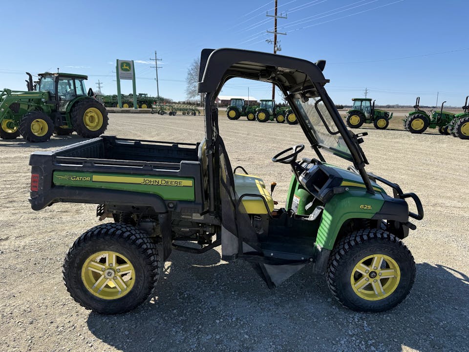 John Deere XUV625I GREEN