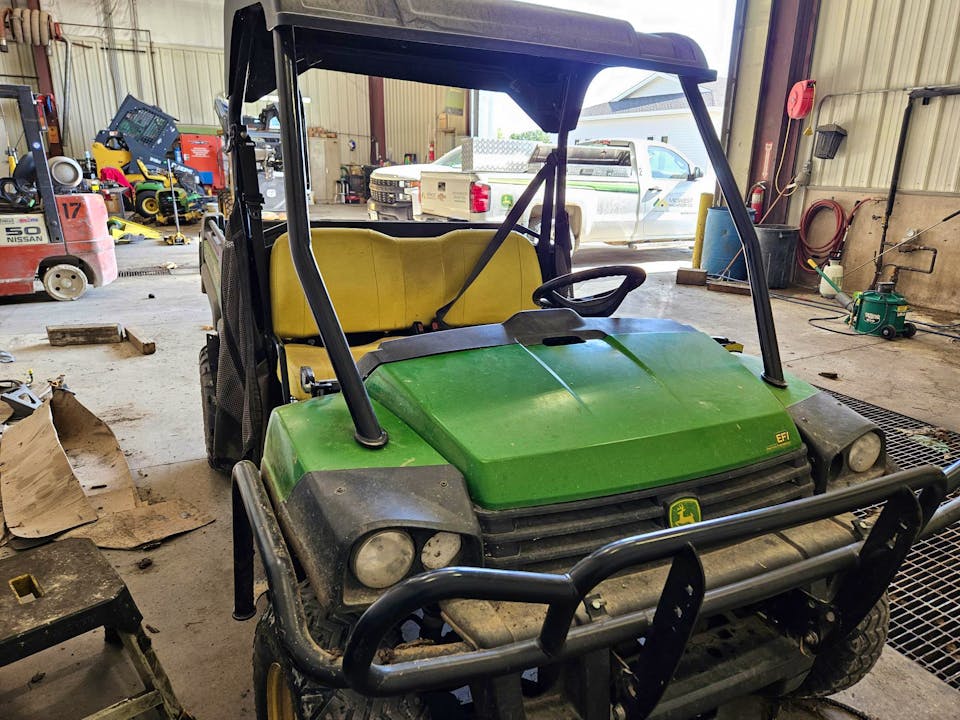 John Deere XUV625I GREEN