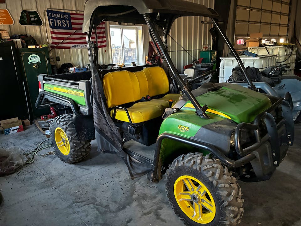 John Deere XUV825i