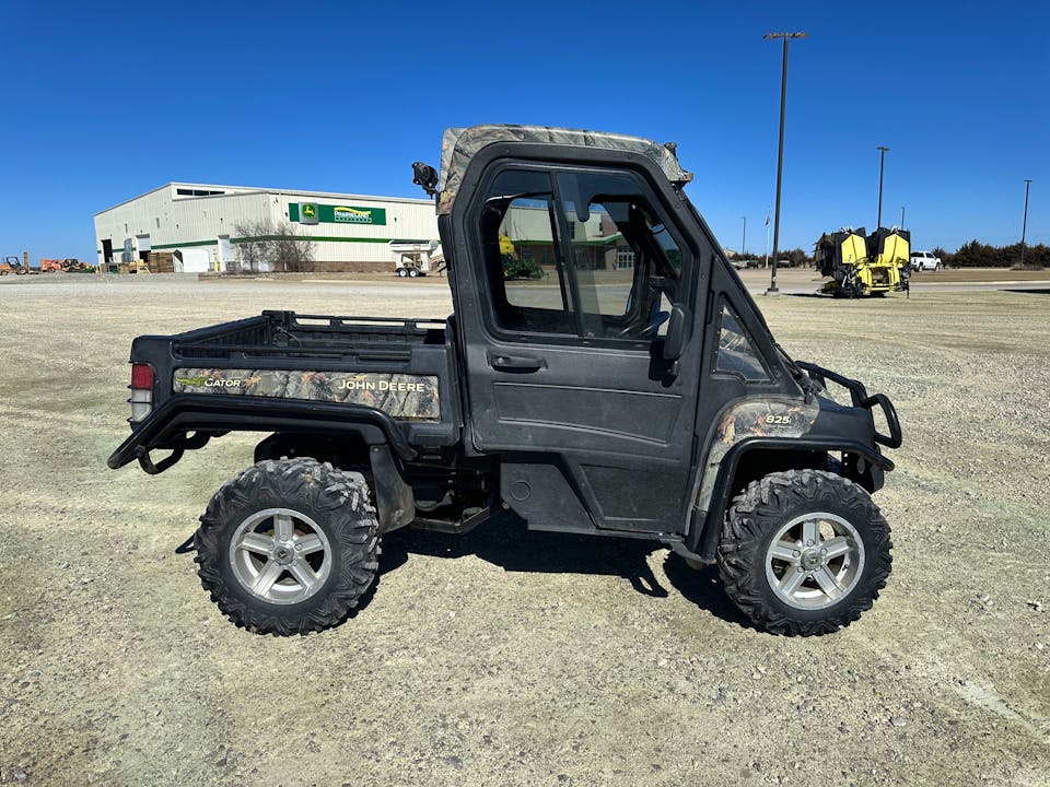 John Deere XUV825i Power Steering