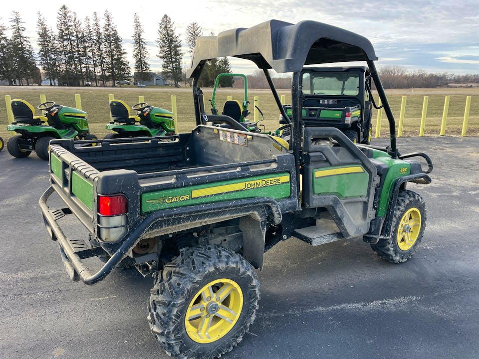 John Deere XUV825i Power Steering