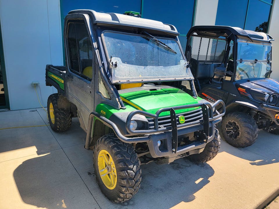 John Deere XUV825i Power Steering