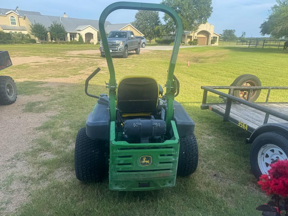 John Deere Z915B