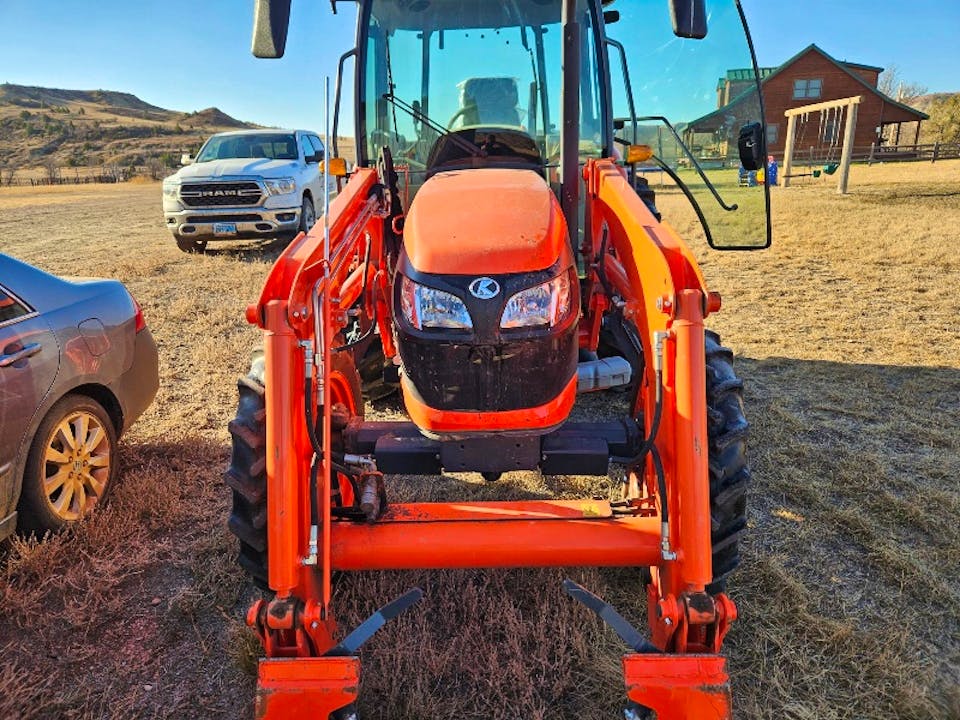 Kubota M7060