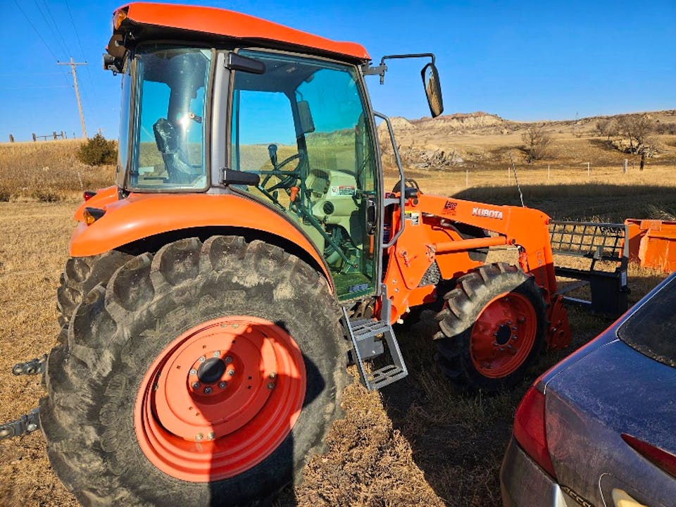 Kubota M7060