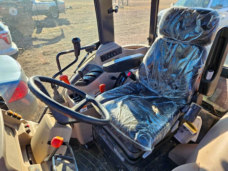 Kubota M7060
