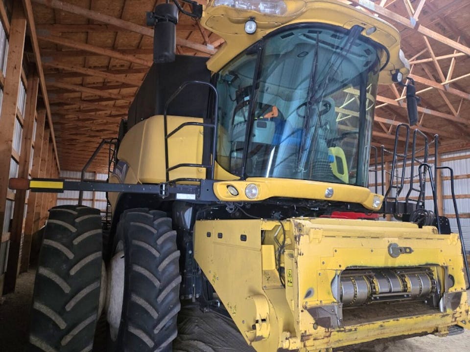 New Holland CR8090