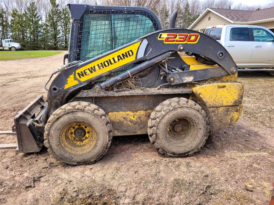 NEW HOLLAND L230