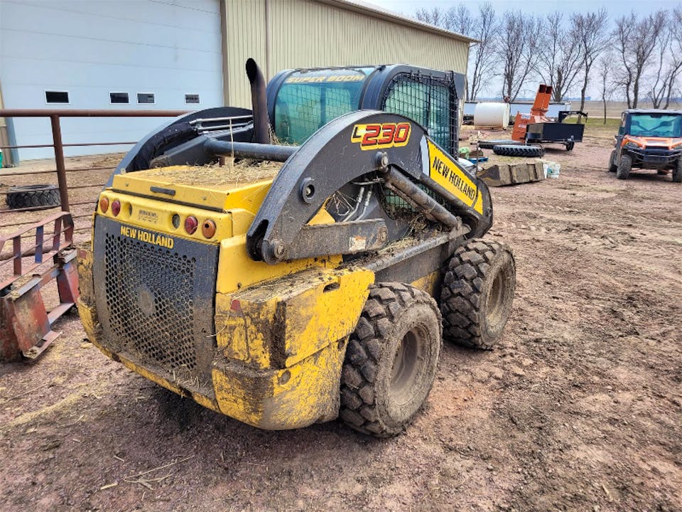 NEW HOLLAND L230
