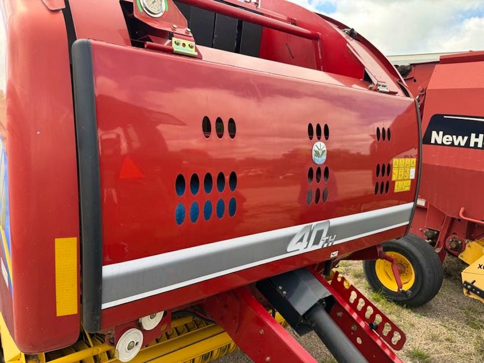 New Holland Rollbelt 460