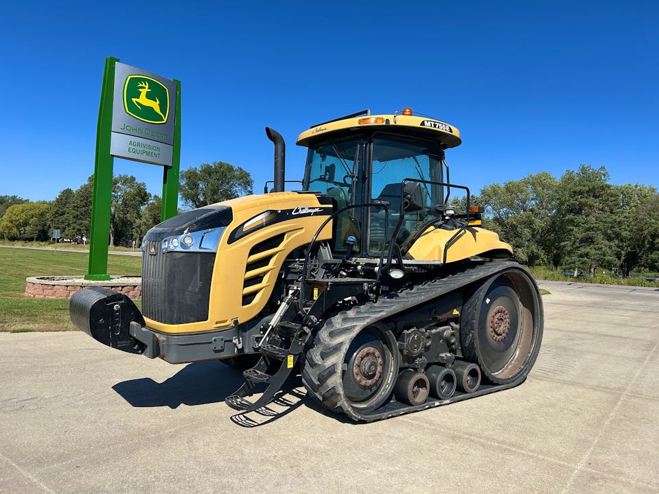 Challenger MT755E
