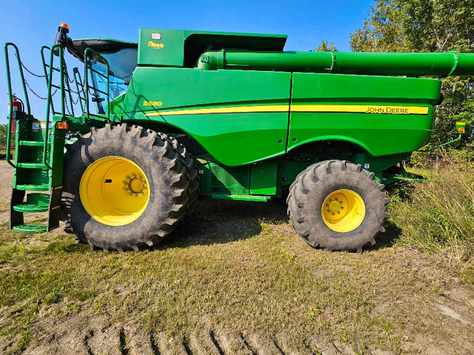 John Deere S680