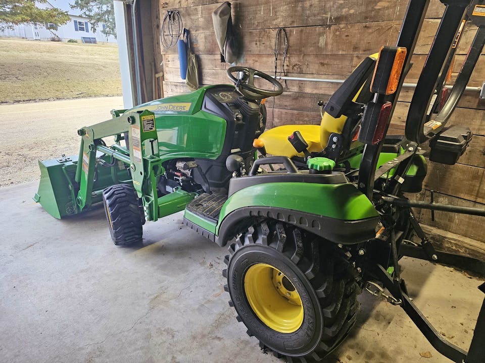 John Deere 1025R