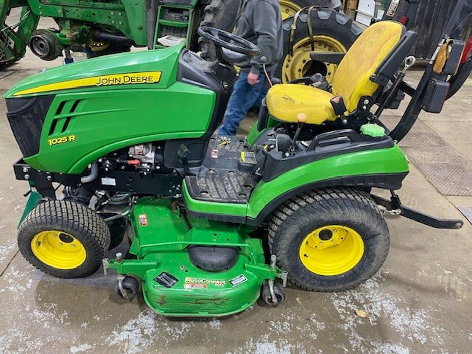 John Deere 1025R