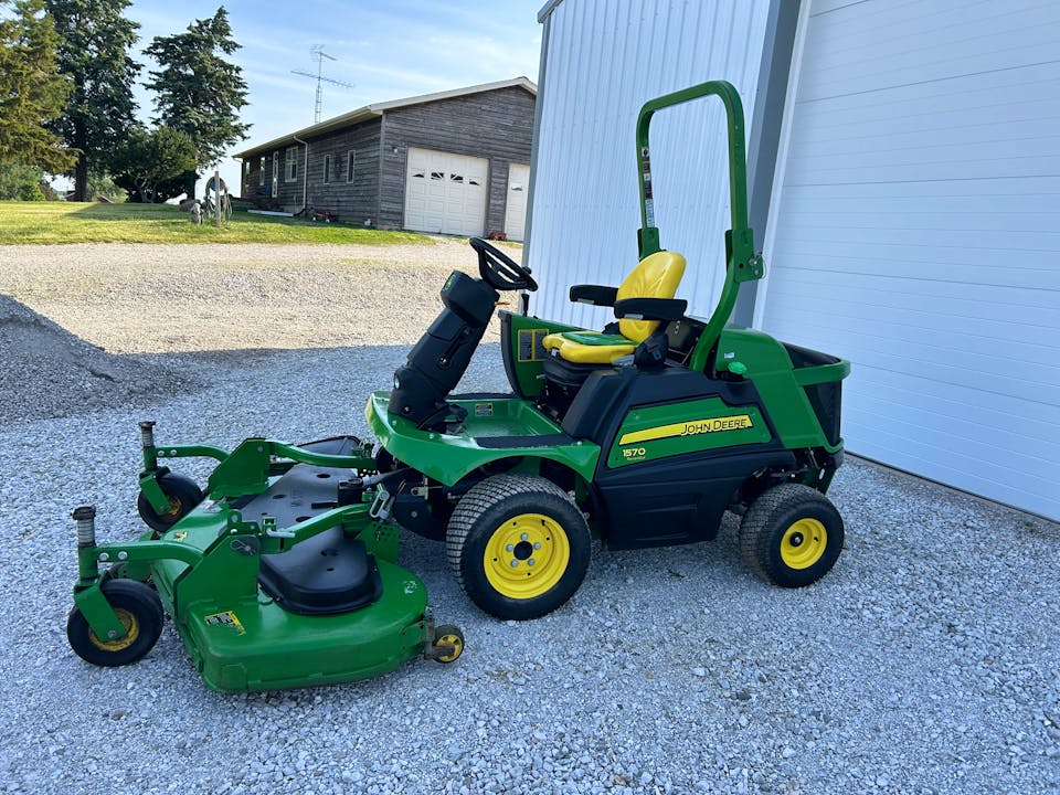 John Deere 1570