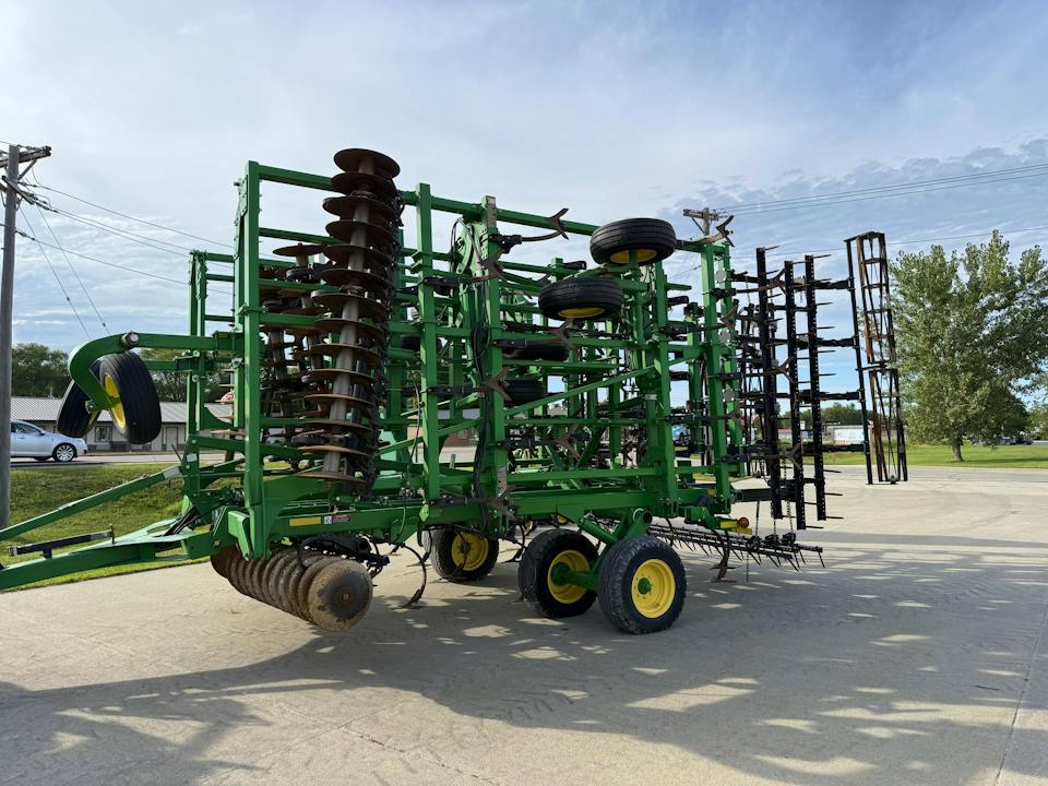 John Deere 2310