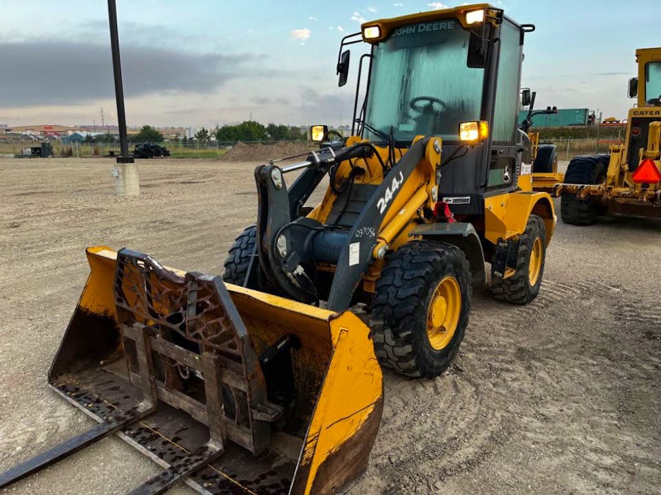 John Deere 244J