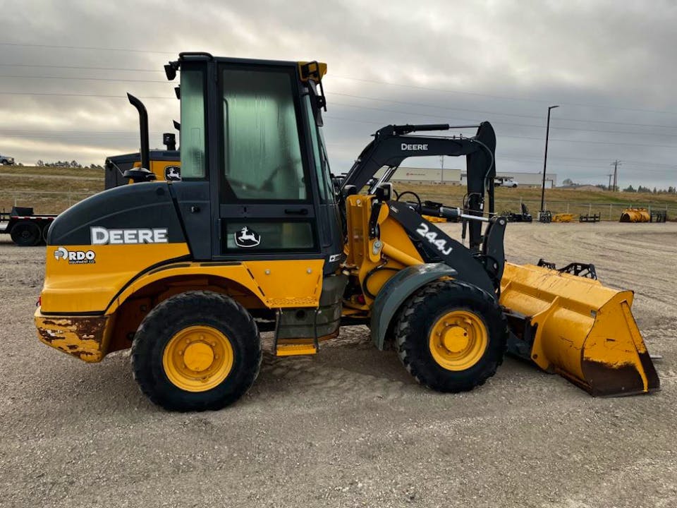John Deere 244J