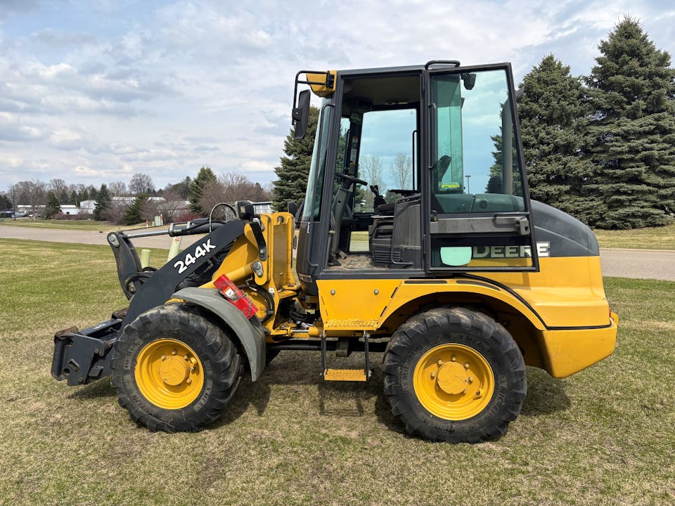 John Deere 244K