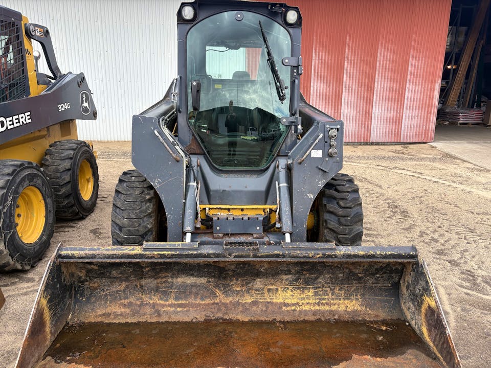 John Deere 320E