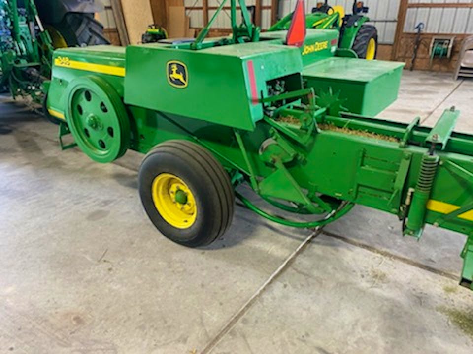 John Deere 348