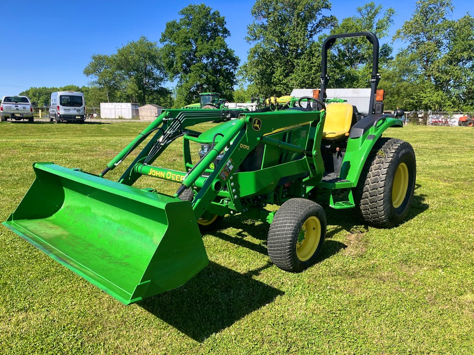 John Deere 4052M
