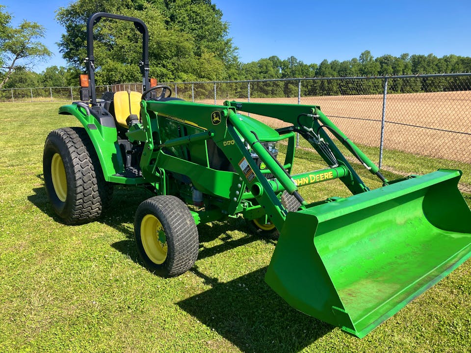 John Deere 4052M