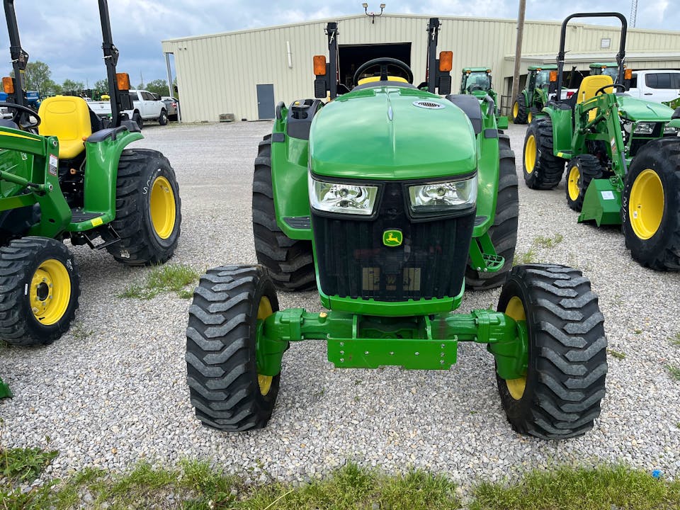 John Deere 4052M