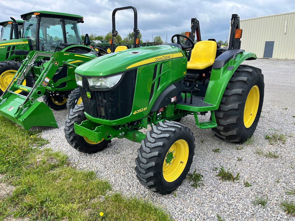 John Deere 4052M