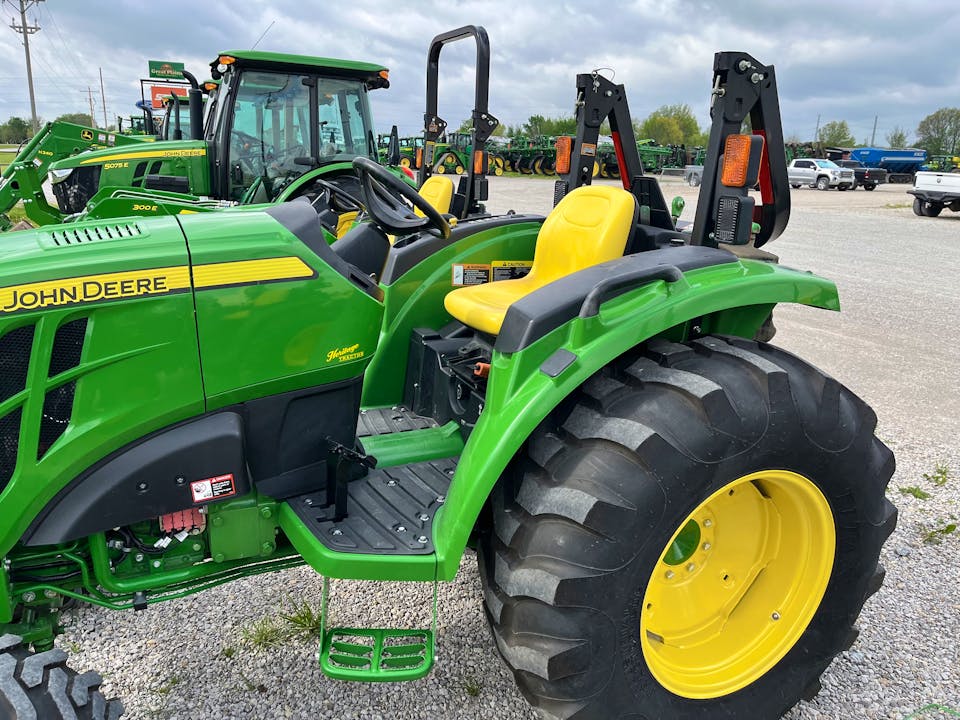 John Deere 4052M
