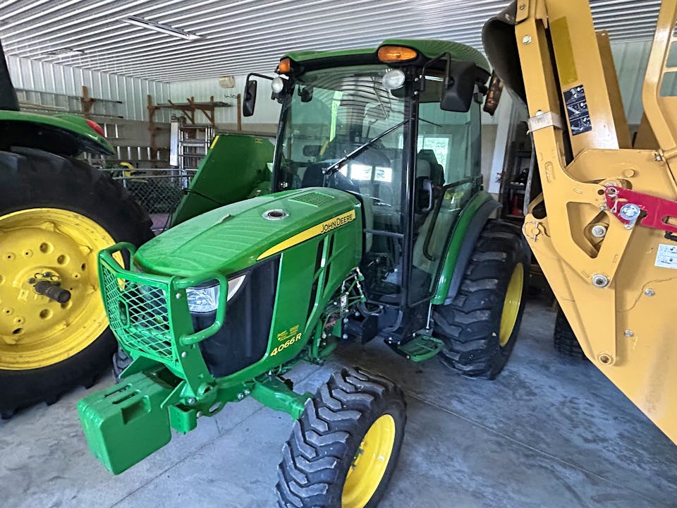 John Deere 4066R