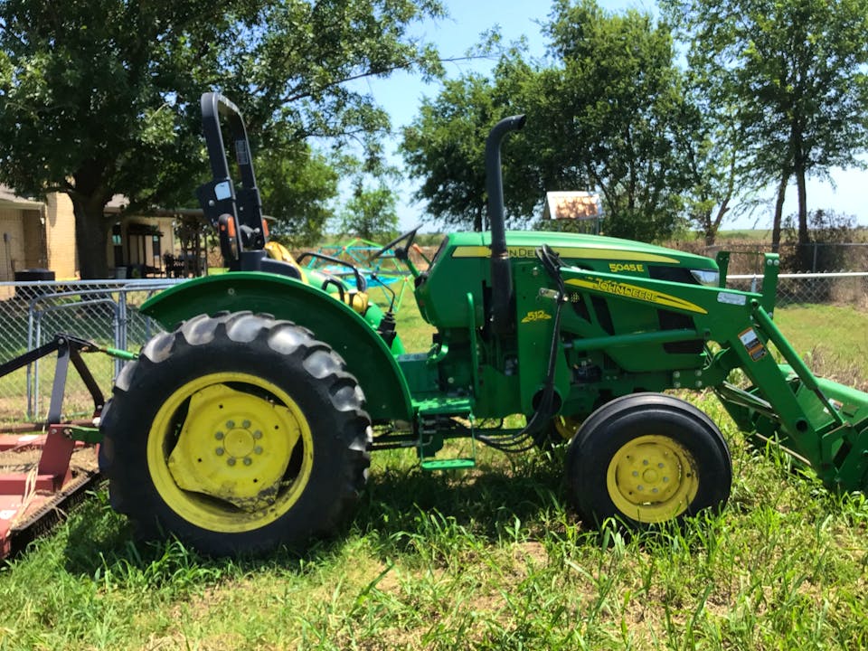 John Deere 5045E