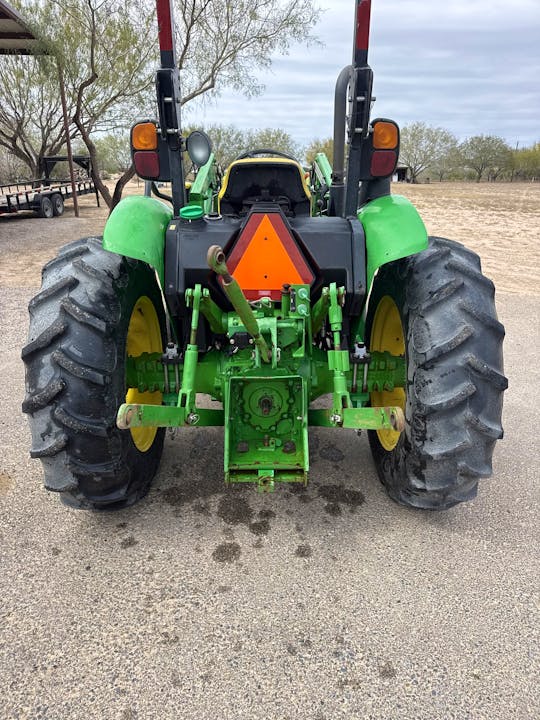 John Deere 5045E