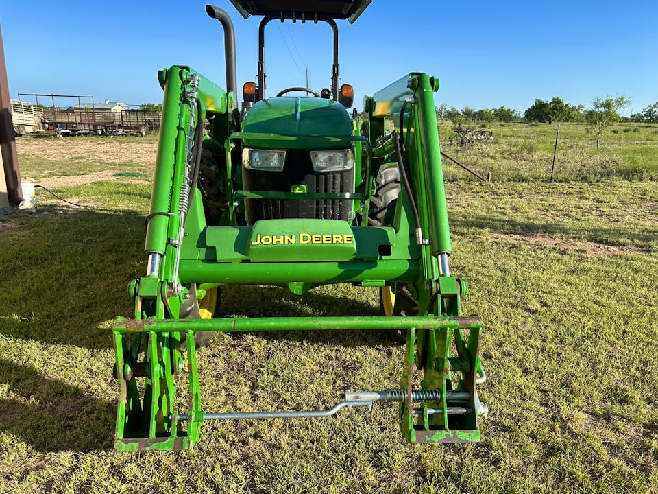 John Deere 5065E