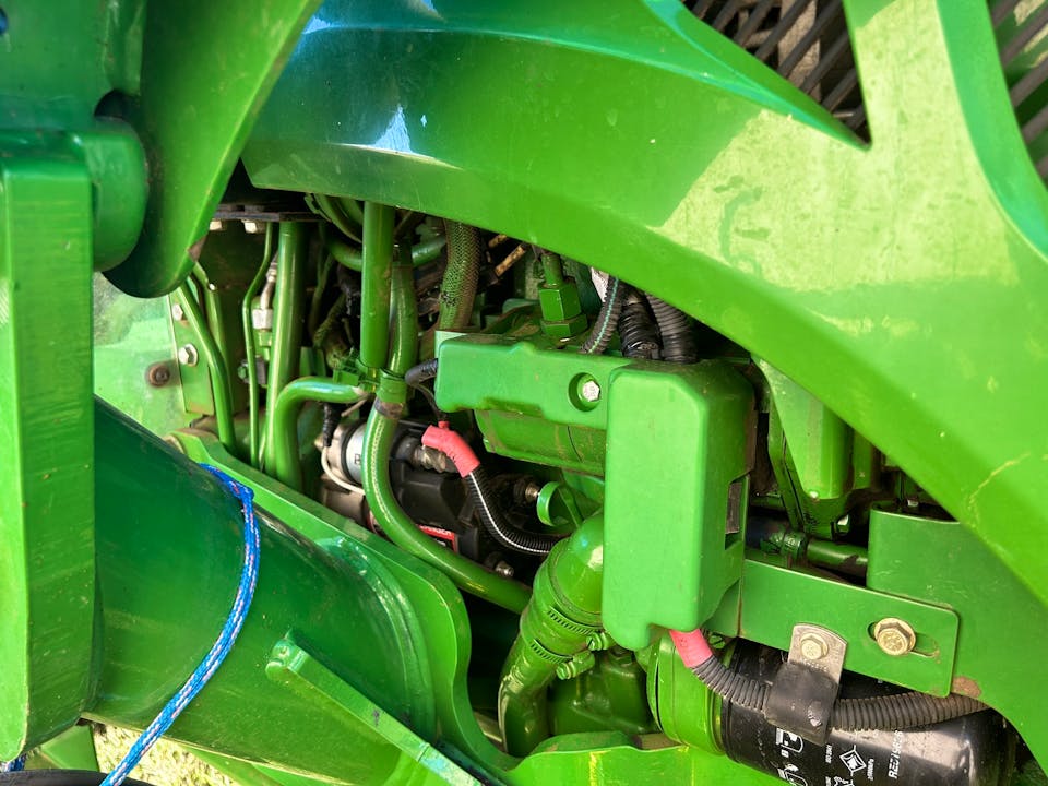 John Deere 5065E